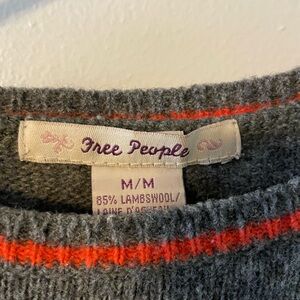 FREE PEOPLE 85% lambs wool sweater in Excellent condition